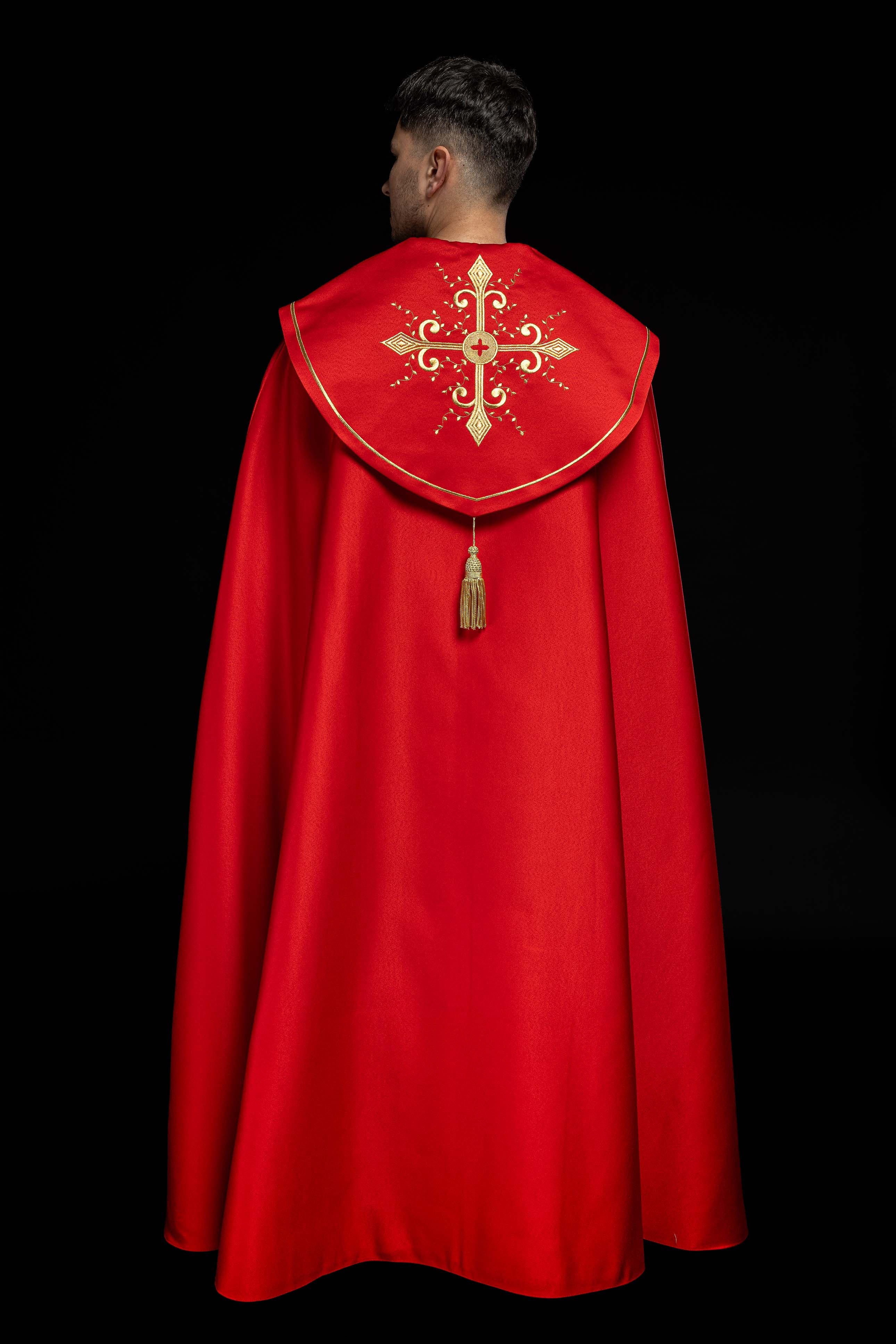 Czerwona kapa liturgiczna z haftem w złote krzyże - ORNATY.PL