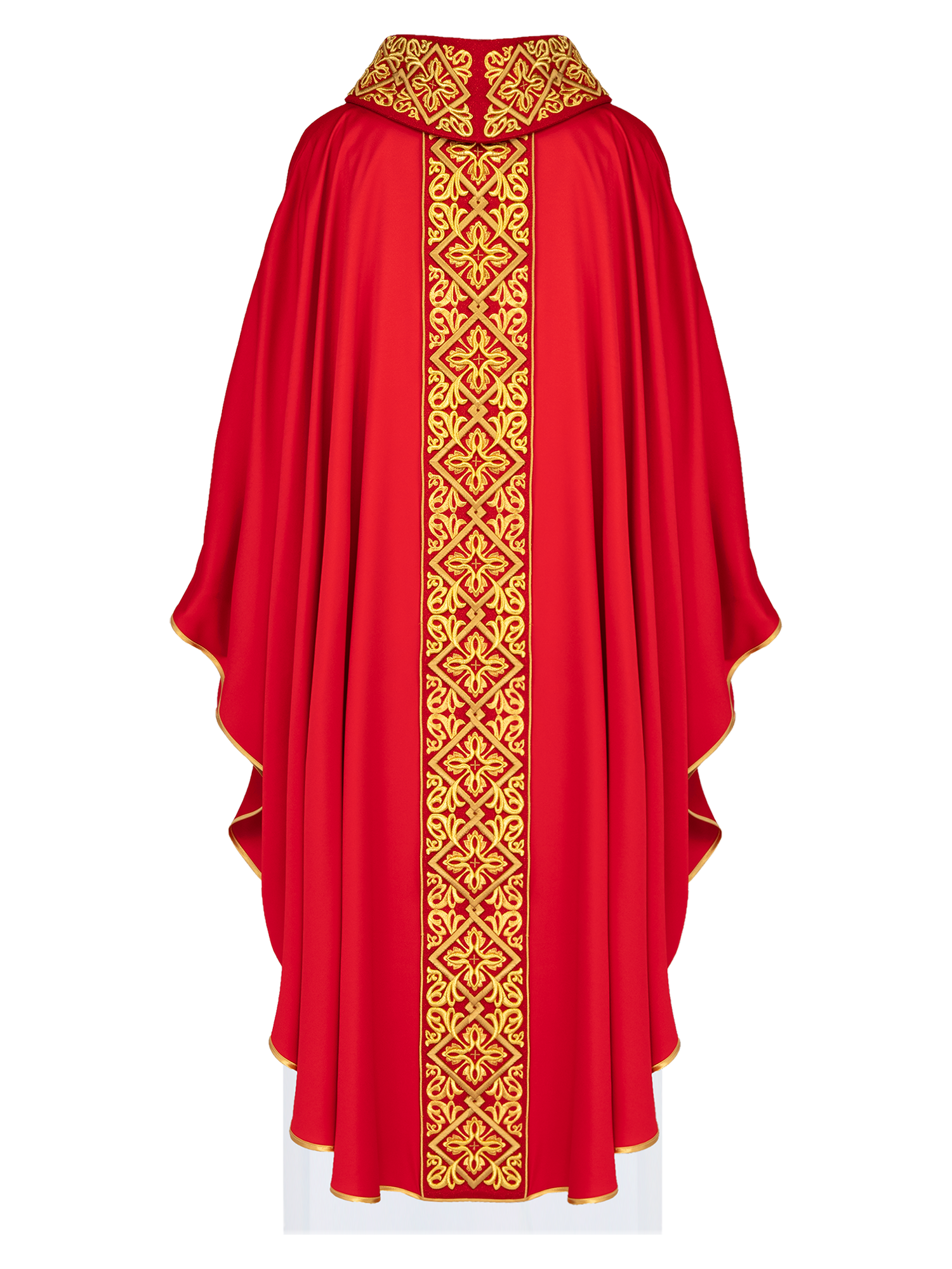 Casulla roja ricamente bordada con motivo floral y cruces