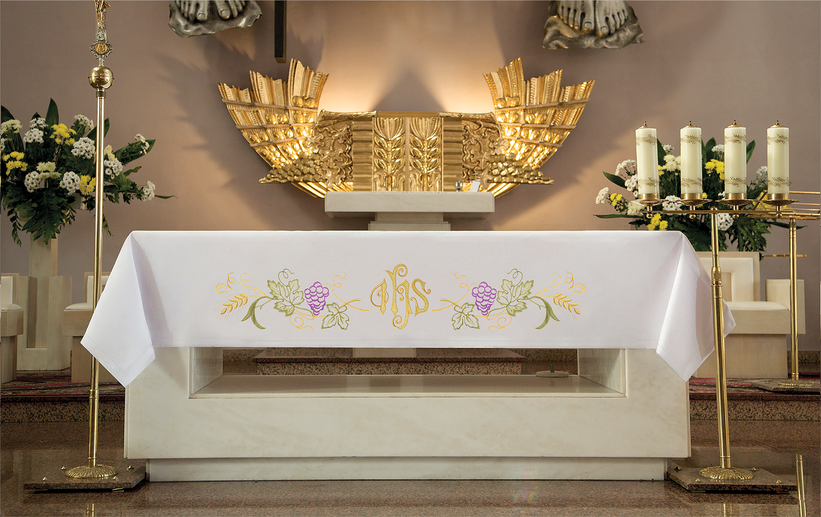 Mantel de altar con acento púrpura y bordado frontal IHS